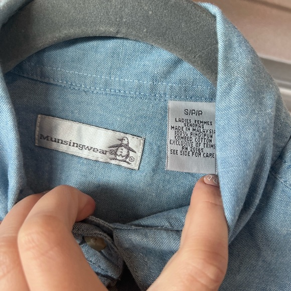 MUNSINGWEAR Penguin Button Down Top - Picture 8 of 12